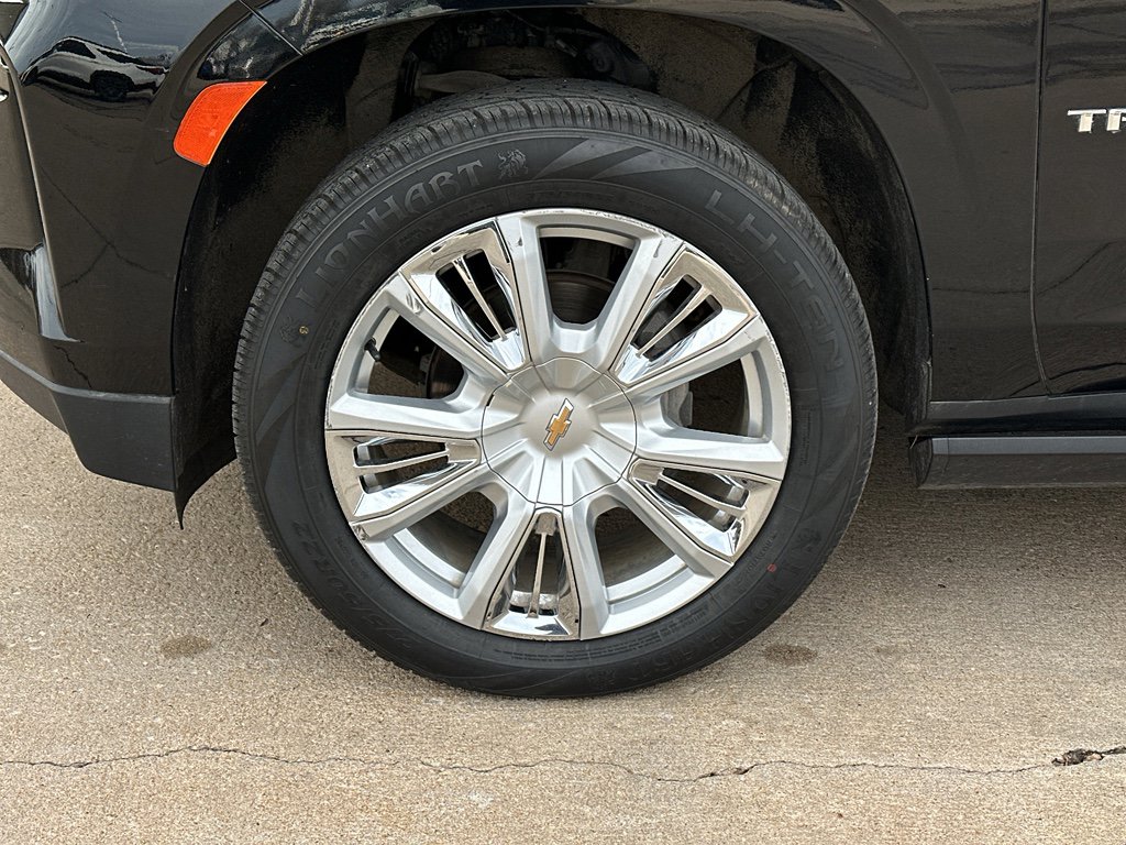 Used 2021 Chevrolet Tahoe High Country w/ Premium Package image 3