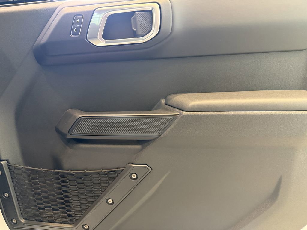 New 2025 Ford Bronco Badlands image 14