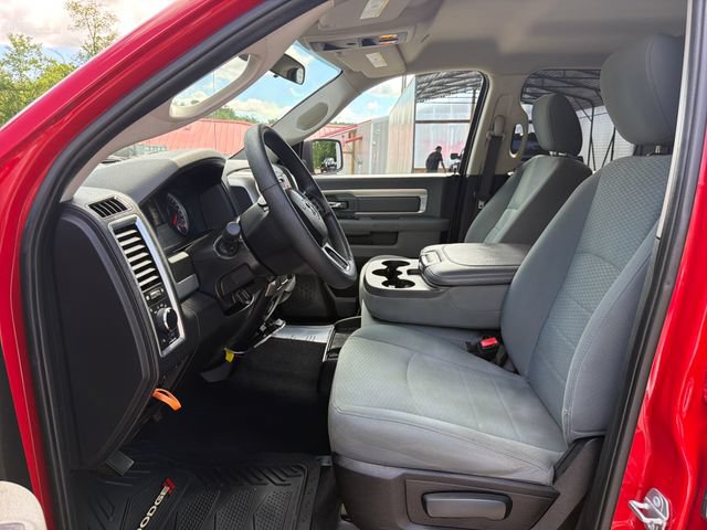 Used 2019 RAM 1500 Classic SLT AWD/4WD image 11