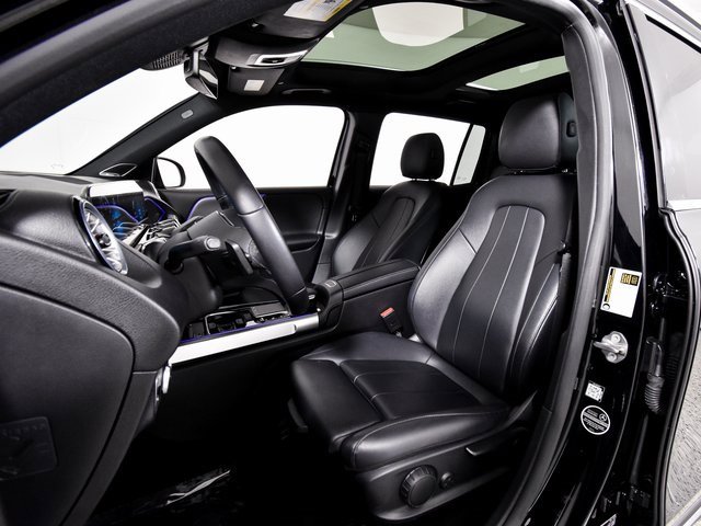 Used 2022 Mercedes-Benz EQB 300 4MATIC image 4