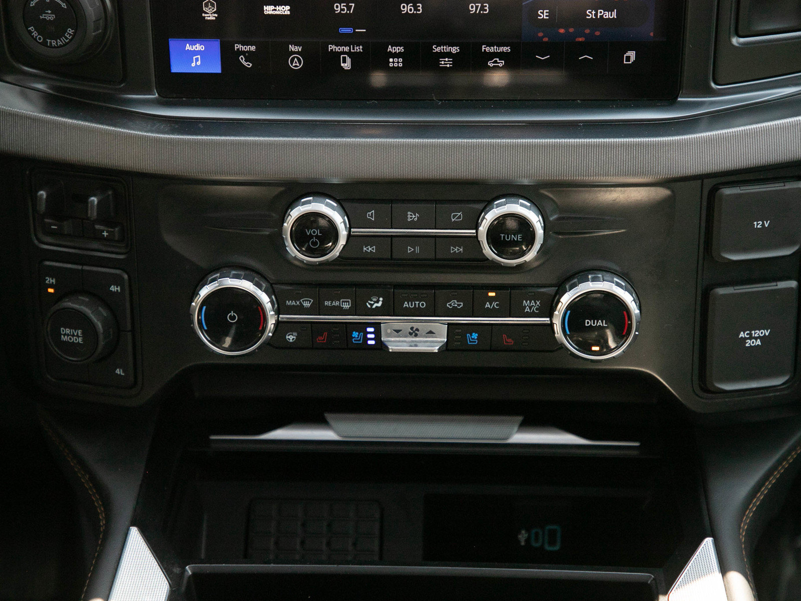 Used 2023 Ford F450 Platinum w/ FX4 Off-Road Package AWD/4WD image 16