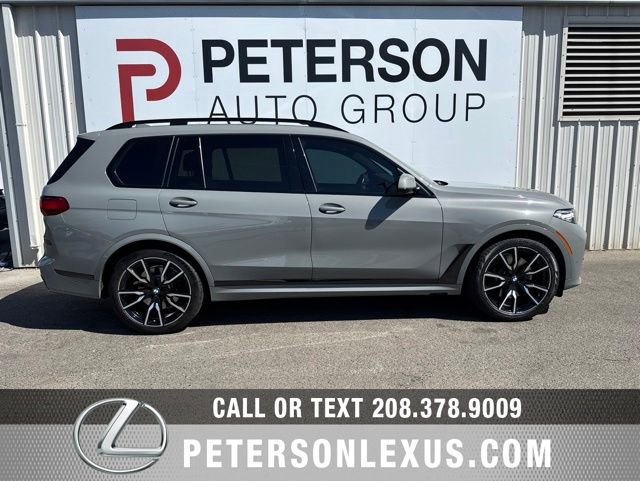 Used 2021 BMW X7 xDrive40i w/ M Sport Package AWD/4WD image 3
