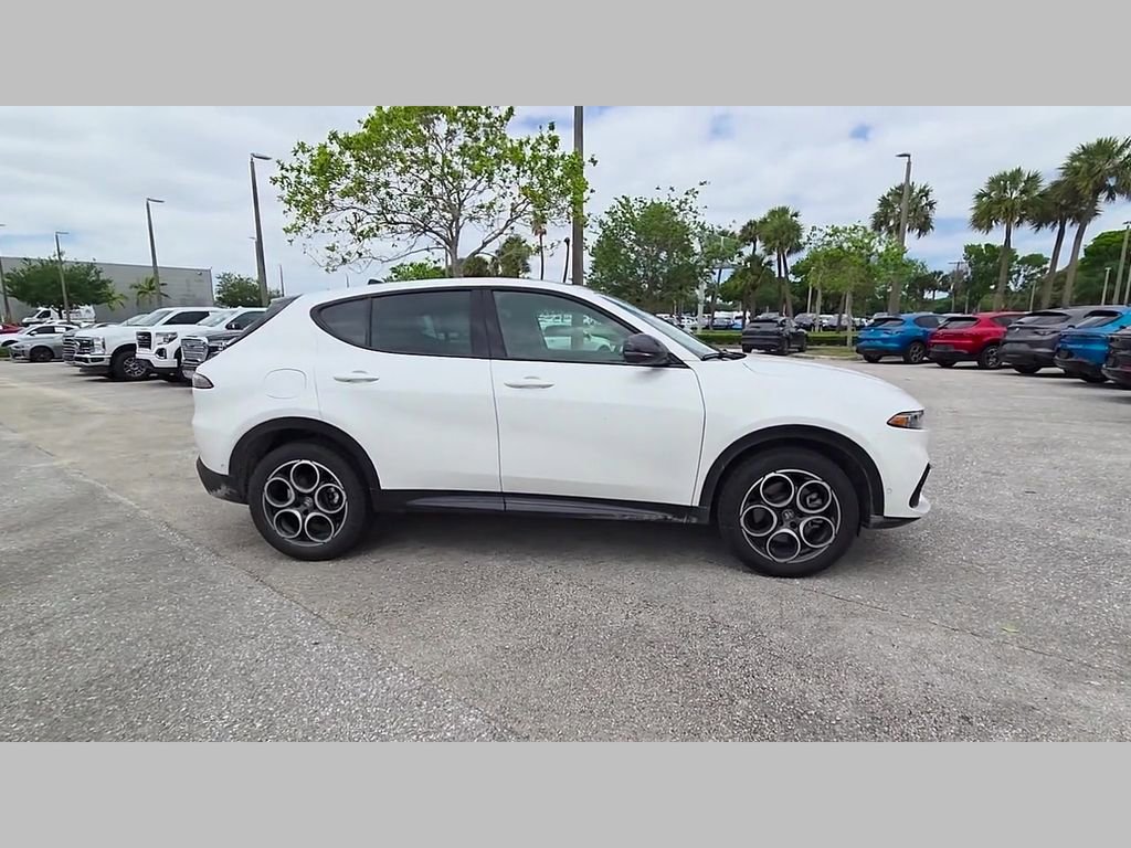 New 2026 Alfa Romeo Tonale w/ Red Premium Package AWD/4WD image 21
