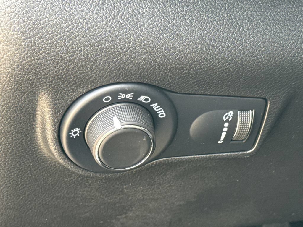 Used 2024 Jeep Compass Sport AWD/4WD image 21