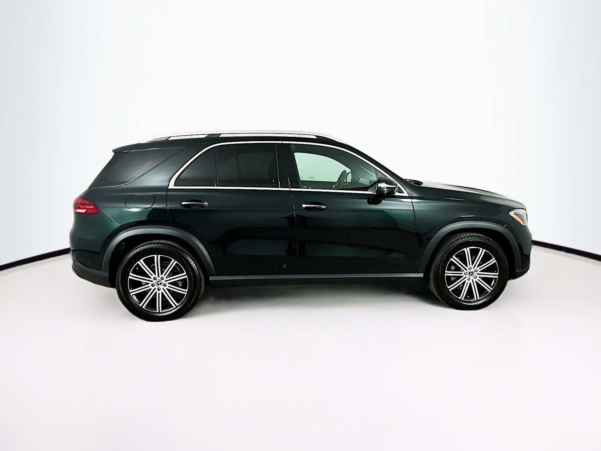 Certified 2024 Mercedes-Benz GLE 350 4MATIC w/ Winter Package image 8