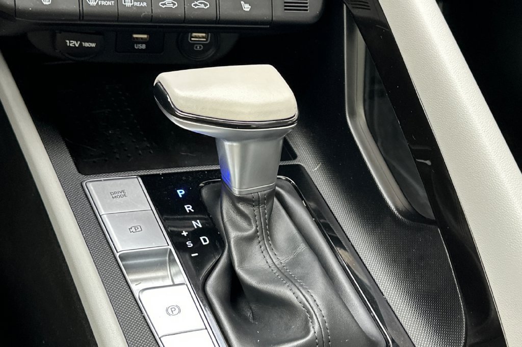 Used 2023 Hyundai Elantra Limited FWD image 26