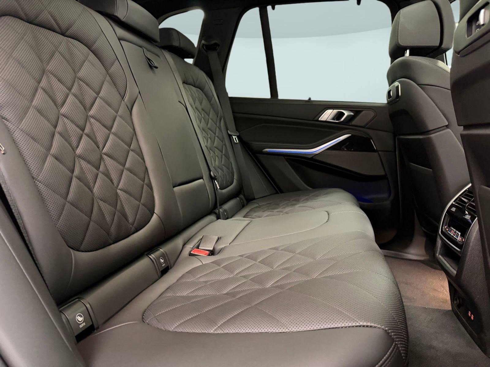 Used 2026 BMW X5 xDrive40i w/ M Sport Package image 29