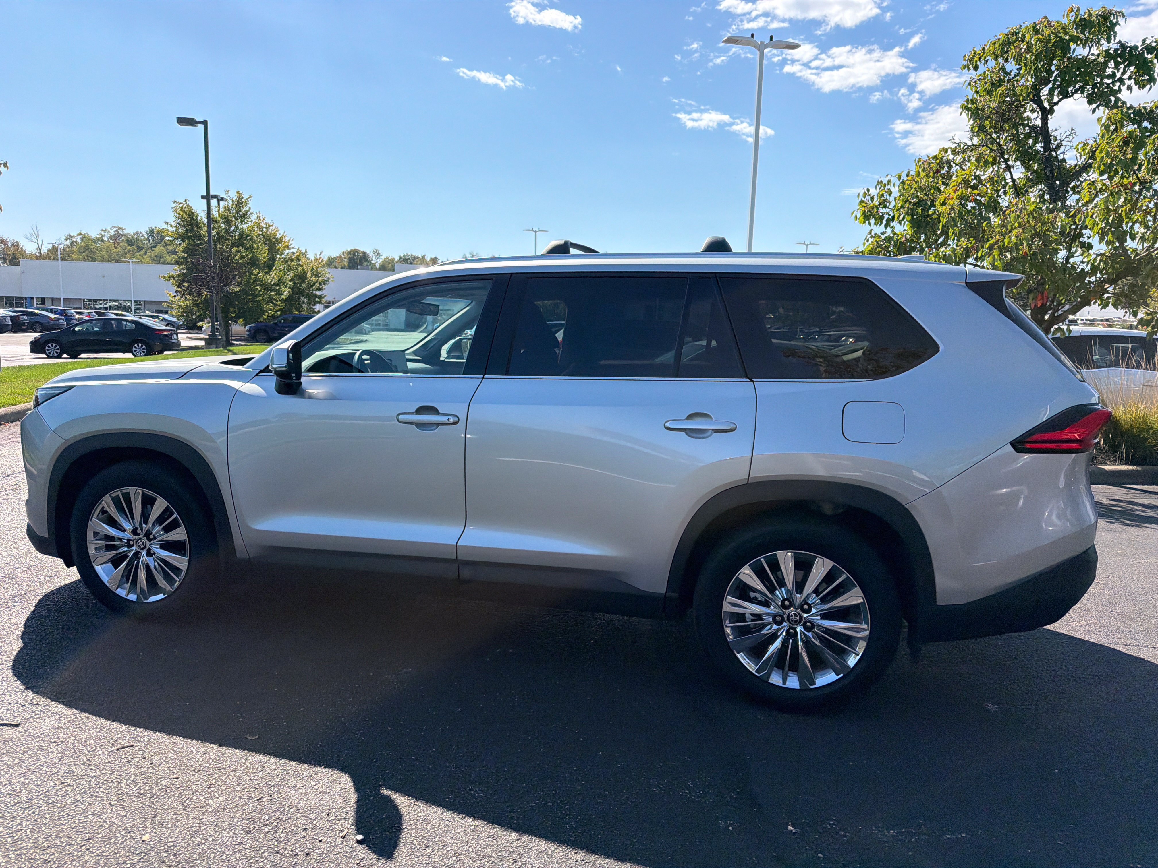 Used 2024 Toyota Grand Highlander AWD image 18