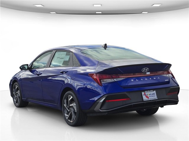 New 2025 Hyundai Elantra SEL image 5