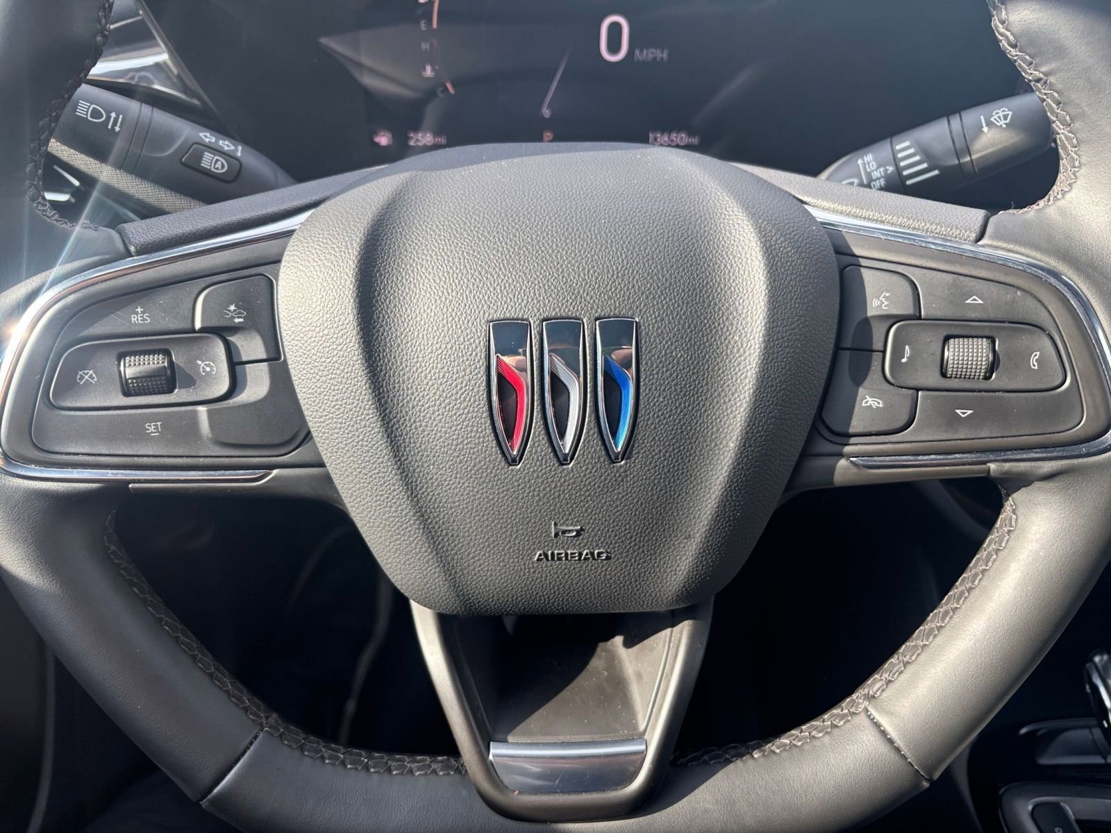 Used 2025 Buick Envista Sport Touring image 25