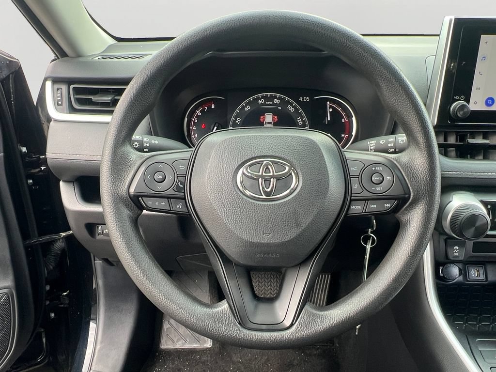 Used 2025 Toyota RAV4 LE AWD/4WD image 12