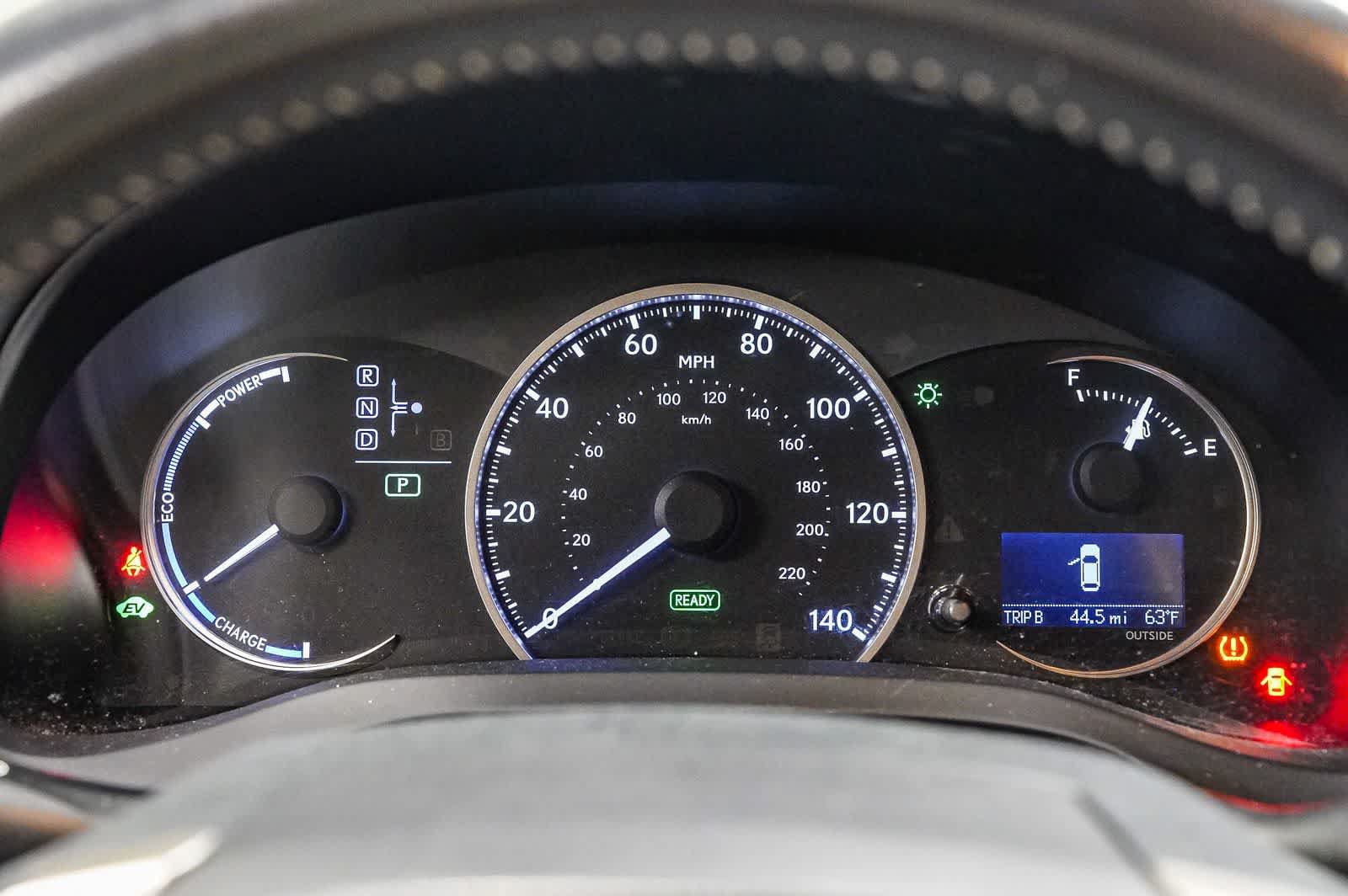 Used 2015 Lexus CT 200h w/ Navigation Package FWD image 25