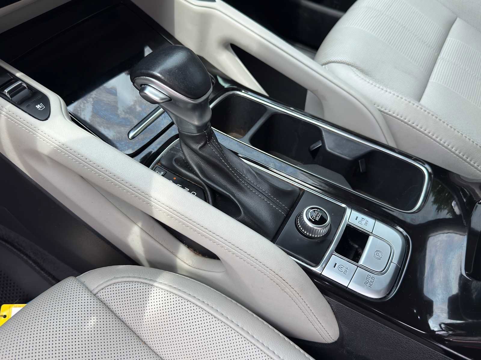 Used 2020 Kia Telluride EX w/ EX Premium Package image 17