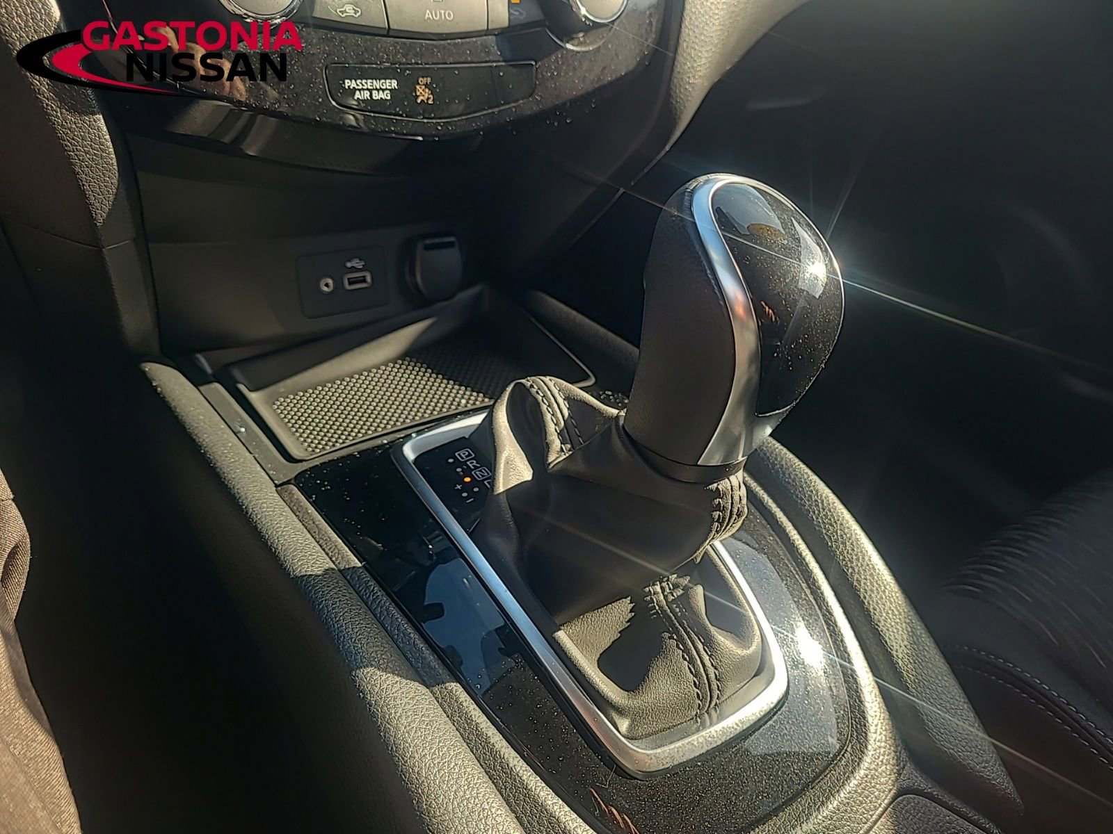 Used 2020 Nissan Rogue SV image 41