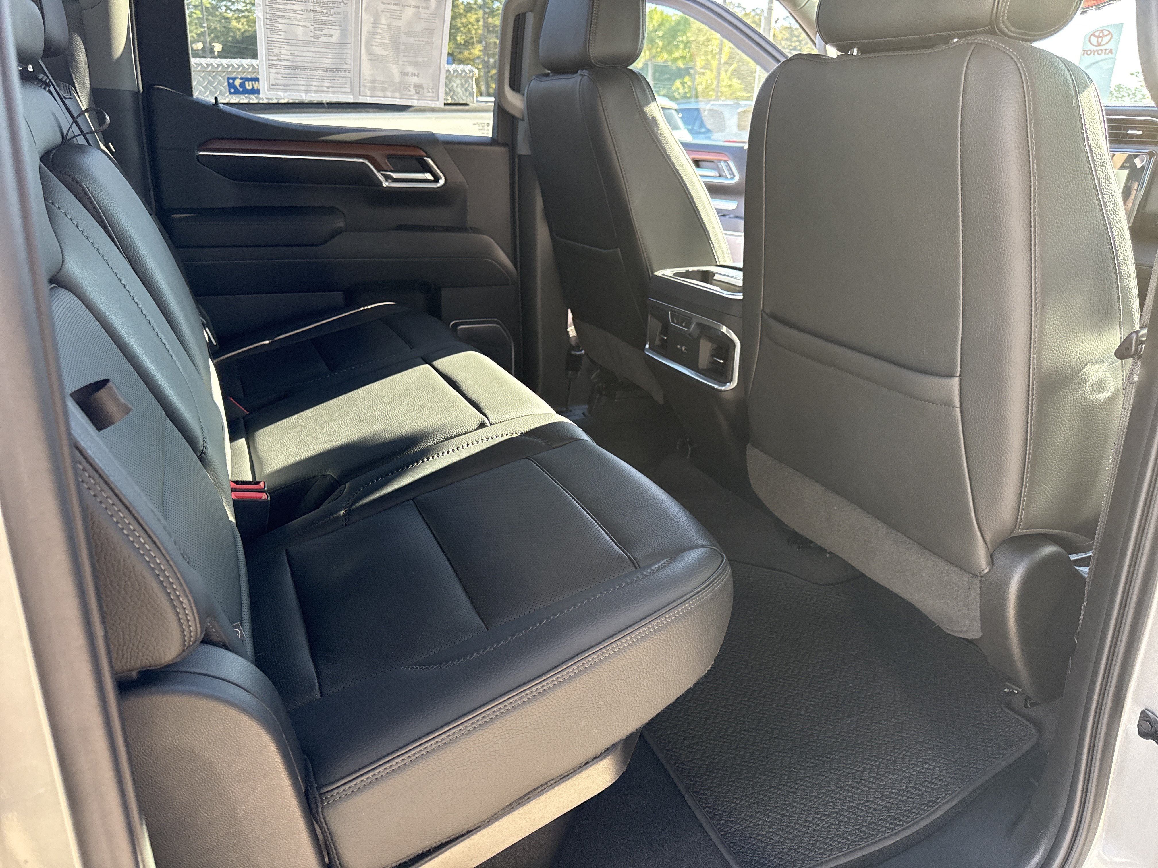 Used 2022 GMC Sierra 1500 Denali w/ Denali Reserve Package AWD/4WD image 13