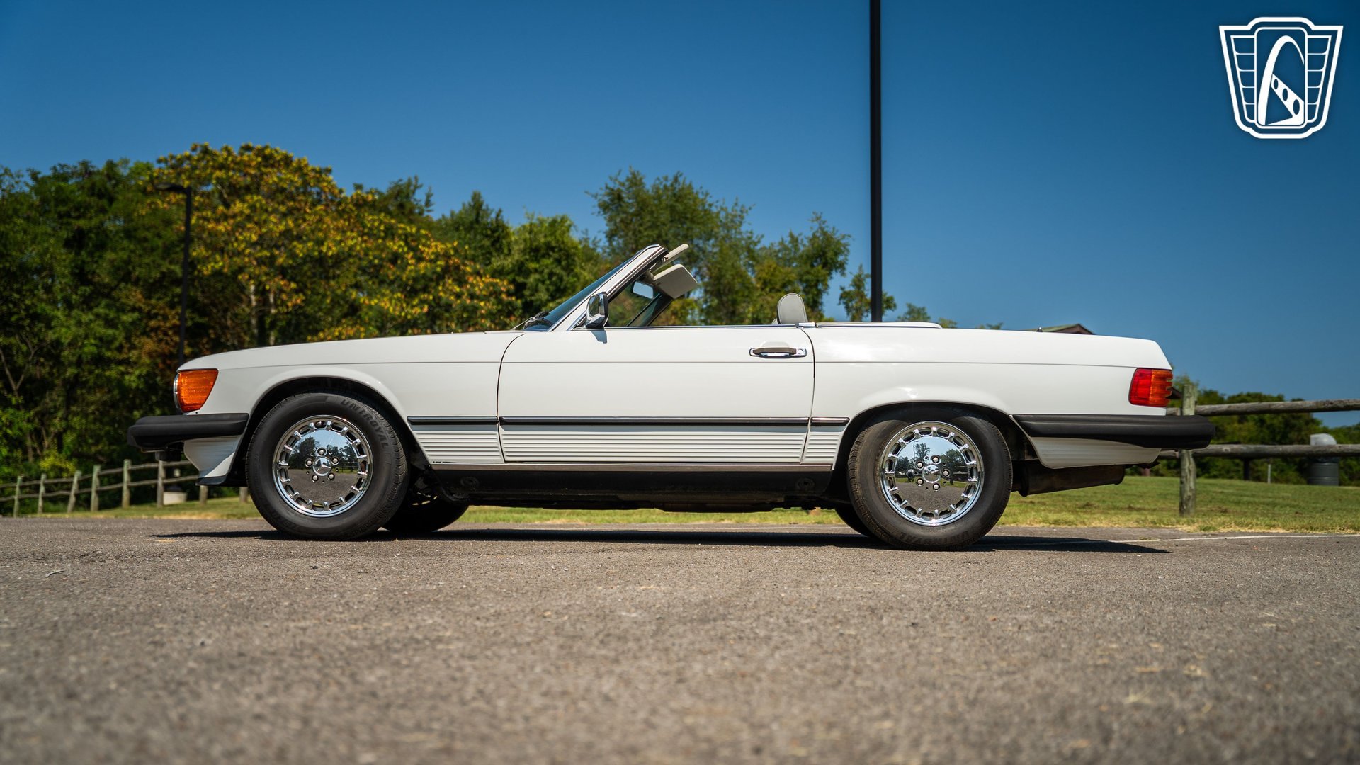 Used 1987 Mercedes-Benz 560 SL image 10