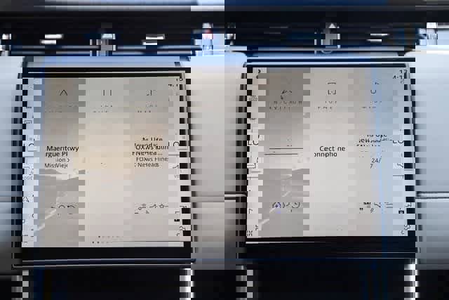 New 2024 Land Rover Discovery Sport S image 14