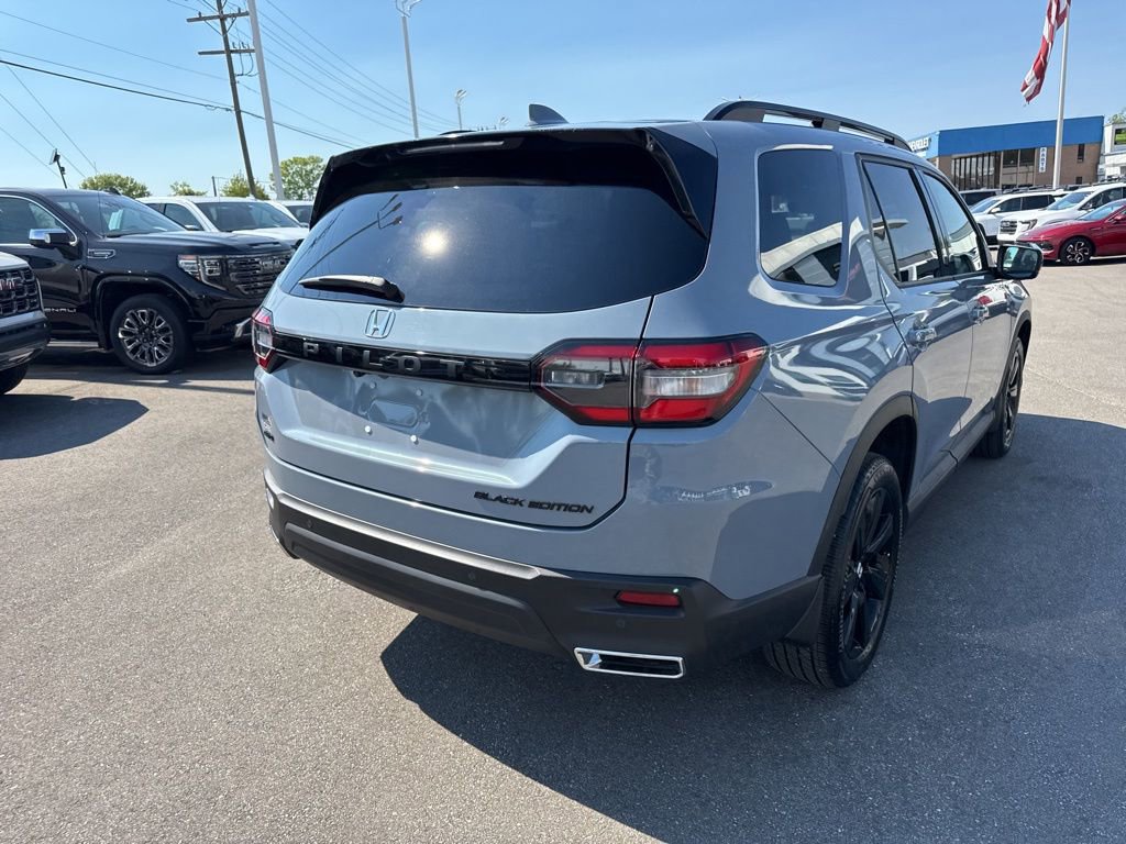 Used 2025 Honda Pilot Black Edition image 5