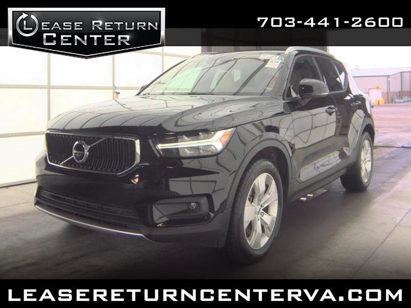 Used 2022 Volvo XC40 T4 Momentum FWD image 1