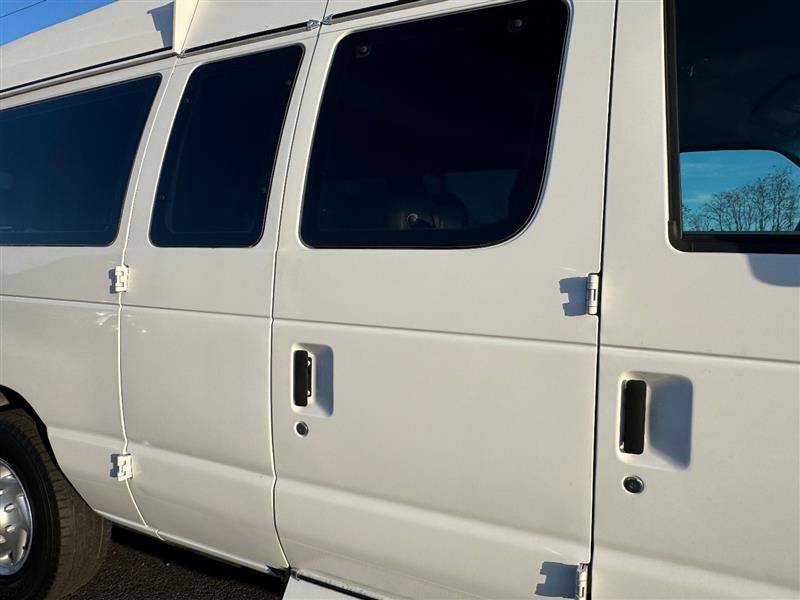 Used 2014 Ford E-250 and Econoline 250 Extended w/ Power Group image 22