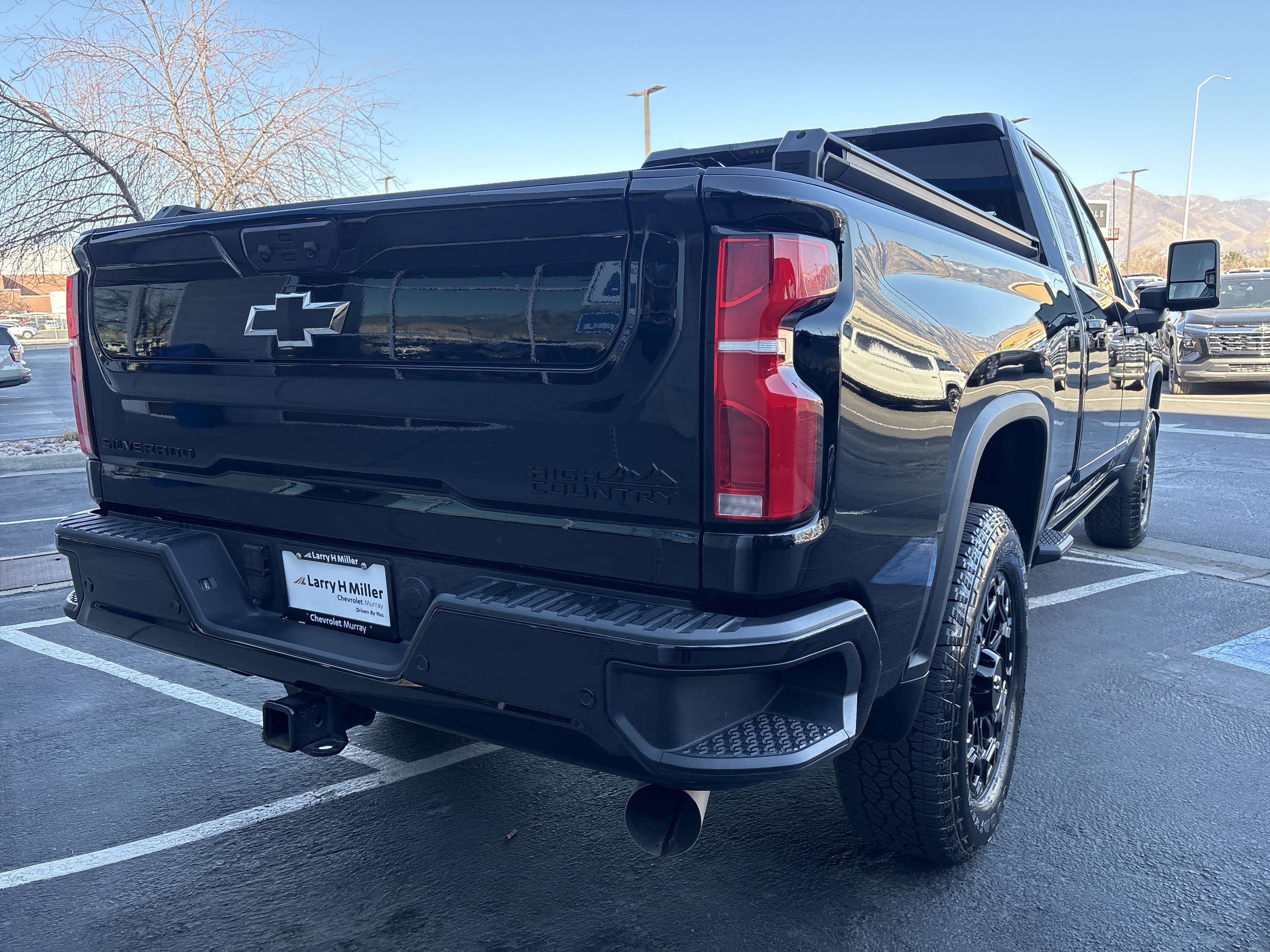 Used 2024 Chevrolet Silverado 3500 High Country w/ Technology Package image 6