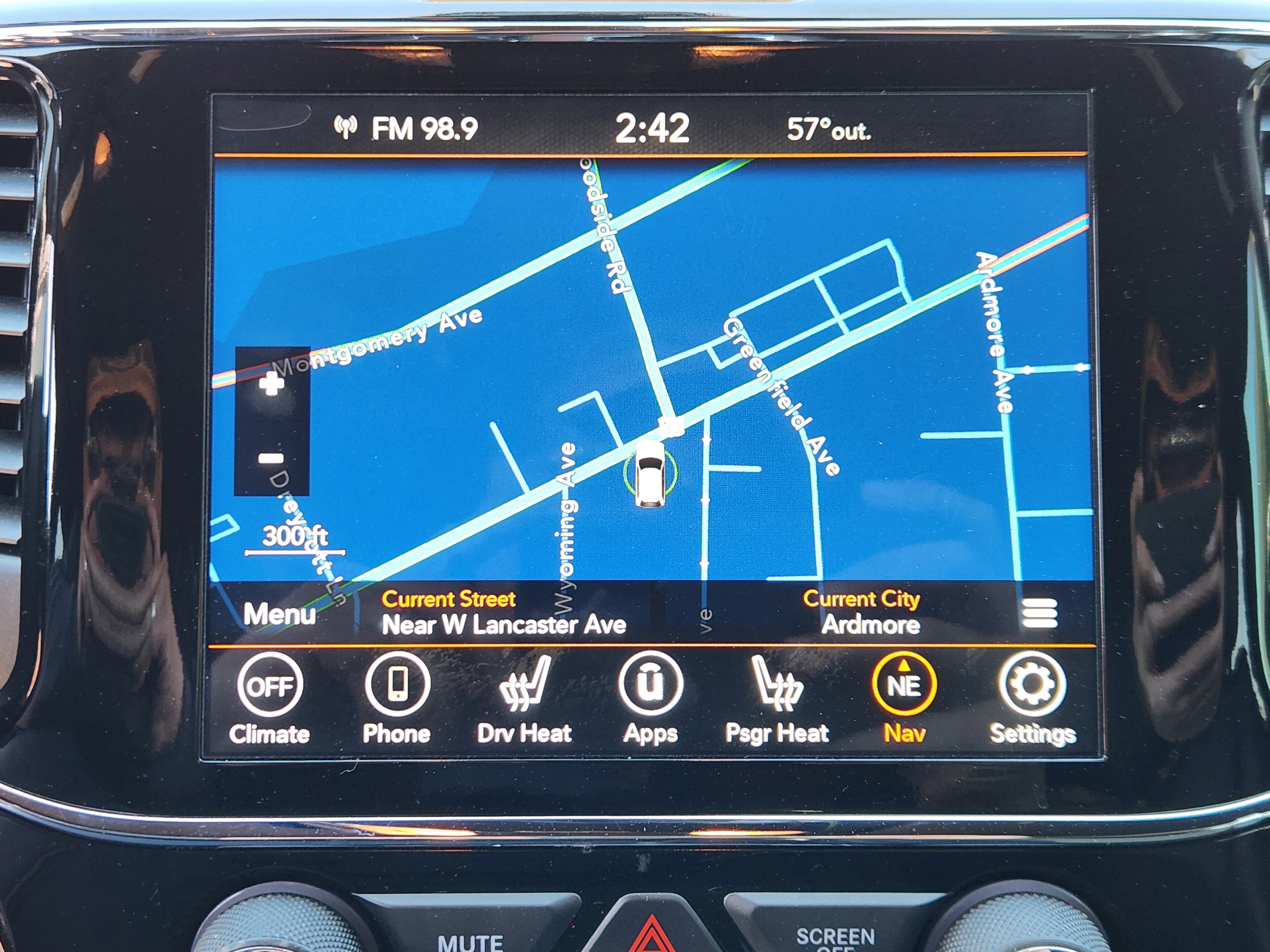 Used 2020 Jeep Grand Cherokee Laredo w/ Laredo X Package RWD image 12