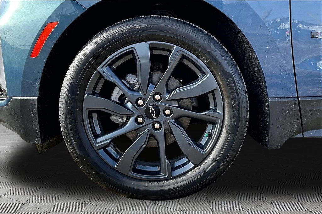Used 2024 Chevrolet Equinox RS w/ LPO, Floor Liner Package image 9