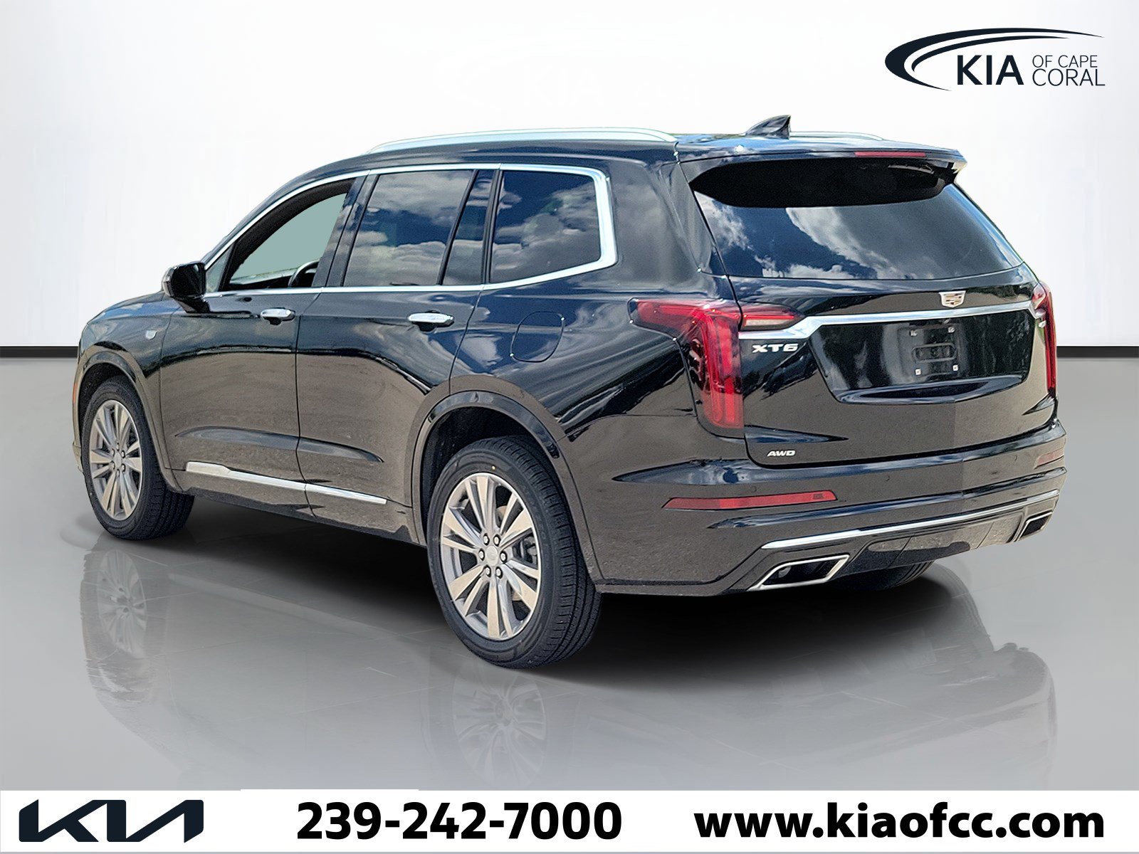 Used 2023 Cadillac XT6 Premium Luxury AWD/4WD image 4