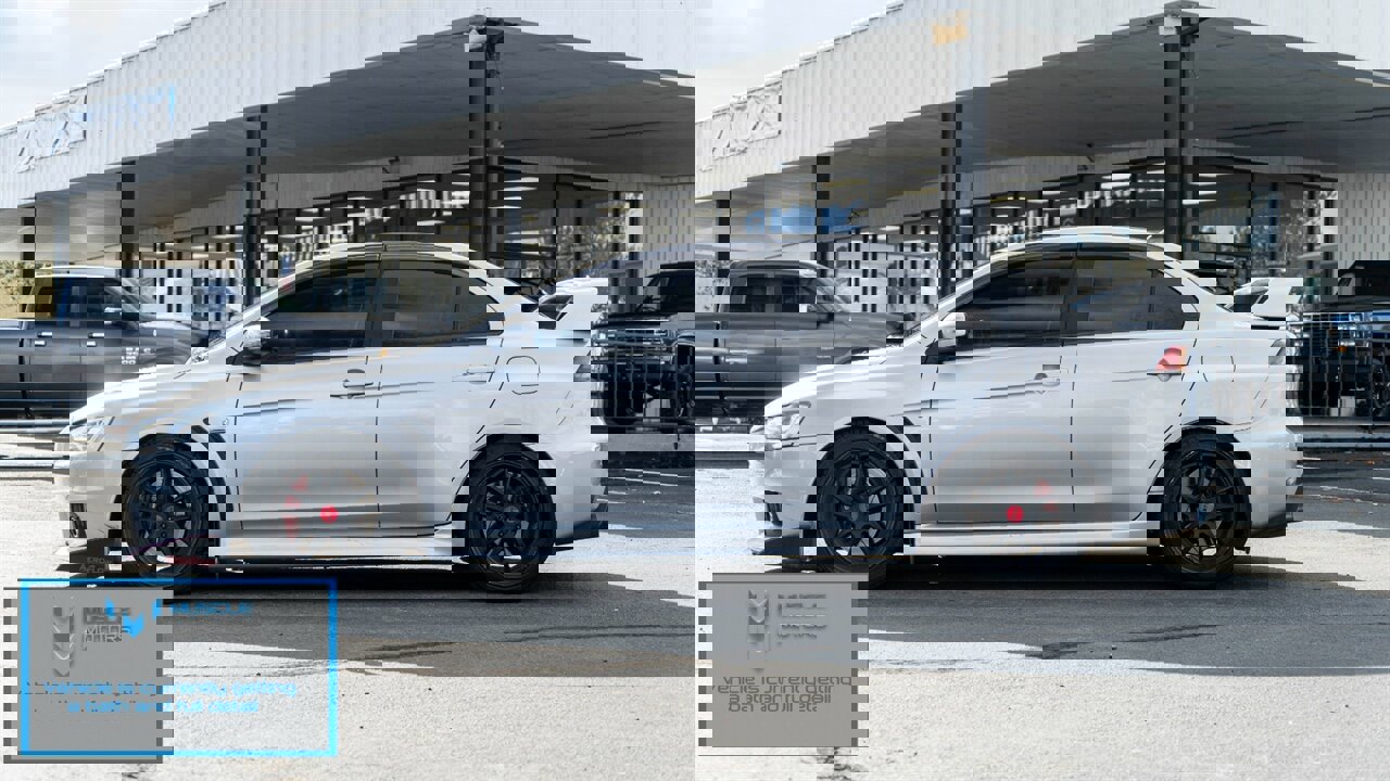 Used 2015 Mitsubishi Lancer Evolution GSR image 3