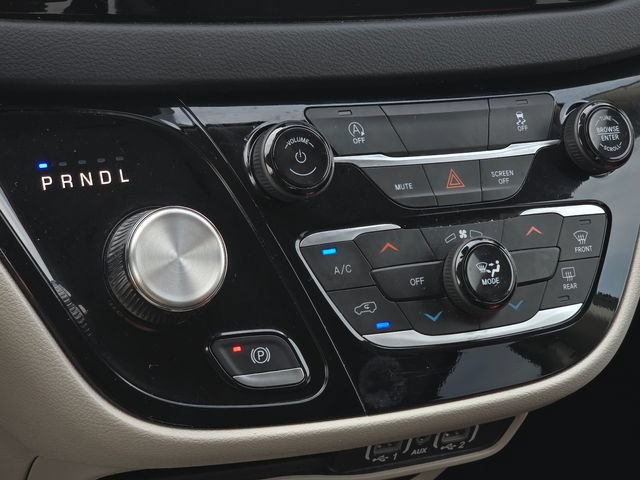 Used 2023 Chrysler Voyager LX FWD image 19