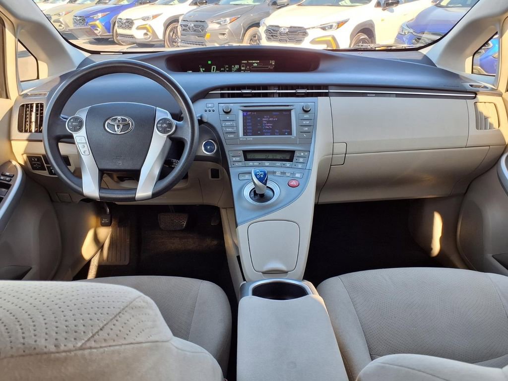 Used 2014 Toyota Prius Three image 2