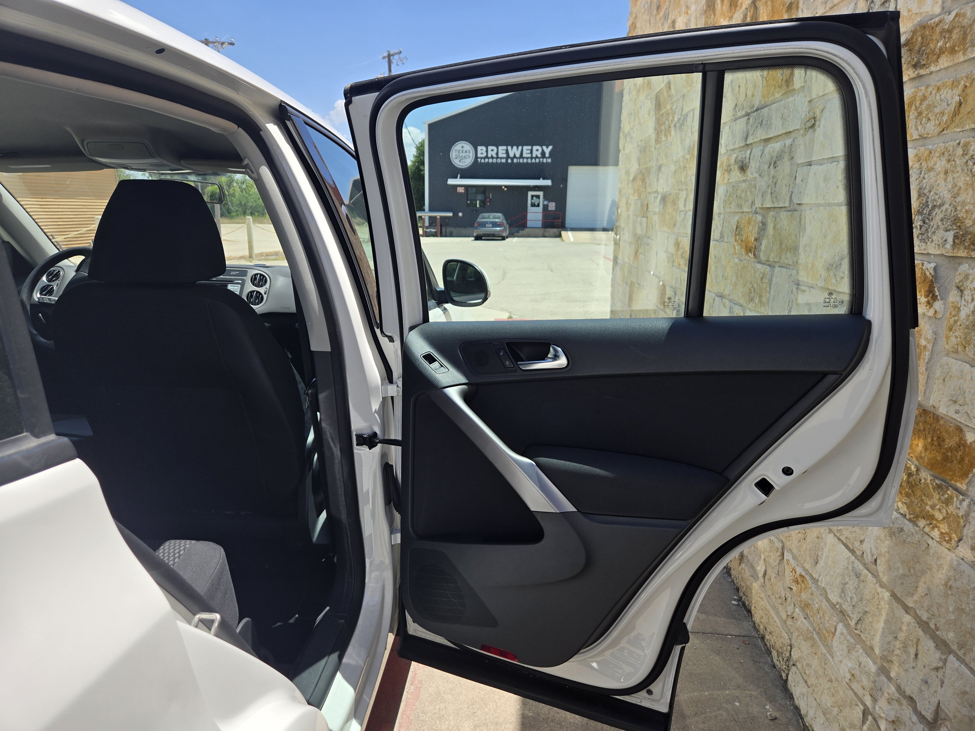 Used 2009 Volkswagen Tiguan S FWD image 10