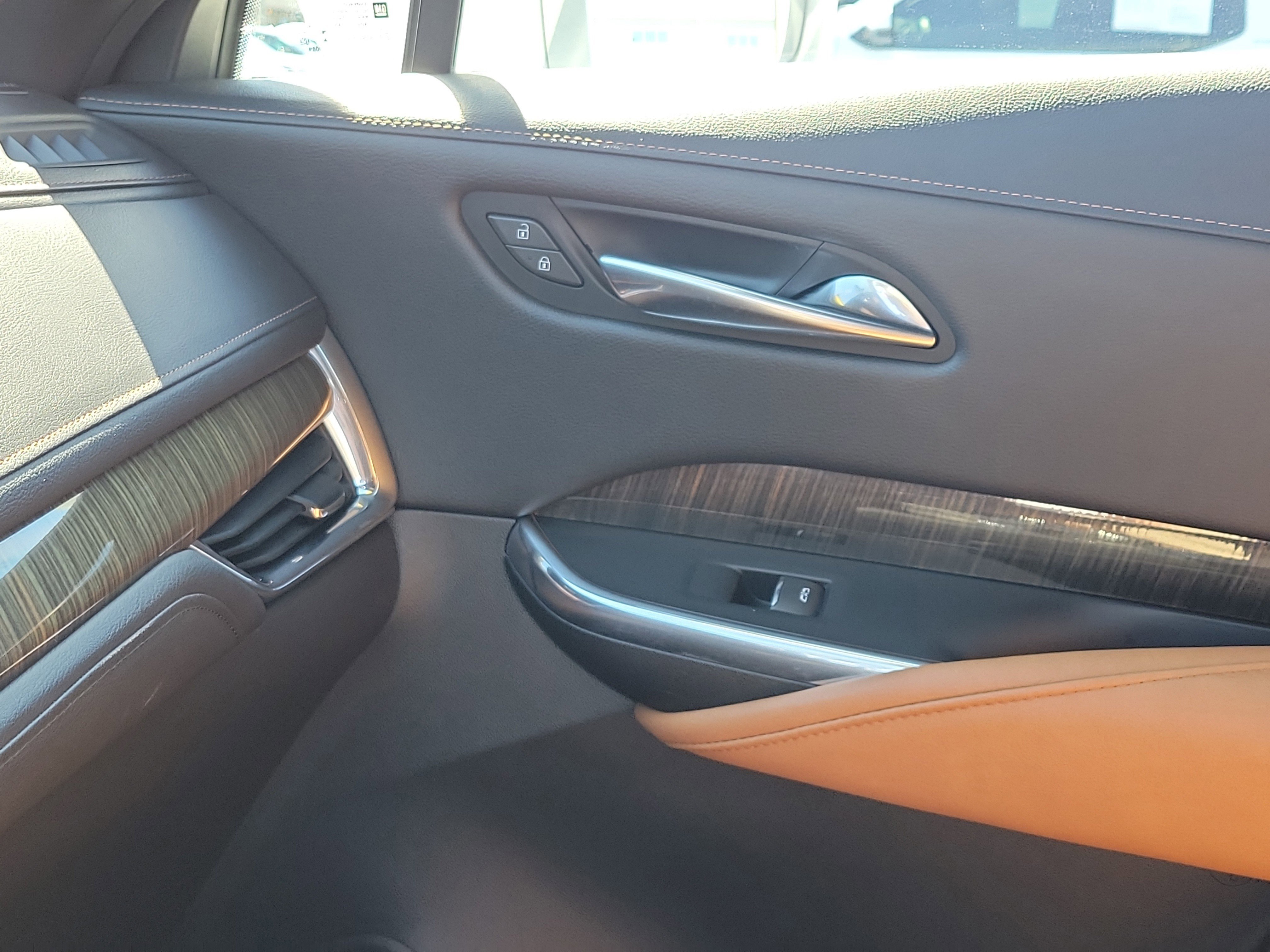 Used 2019 Cadillac XT4 Premium Luxury image 31