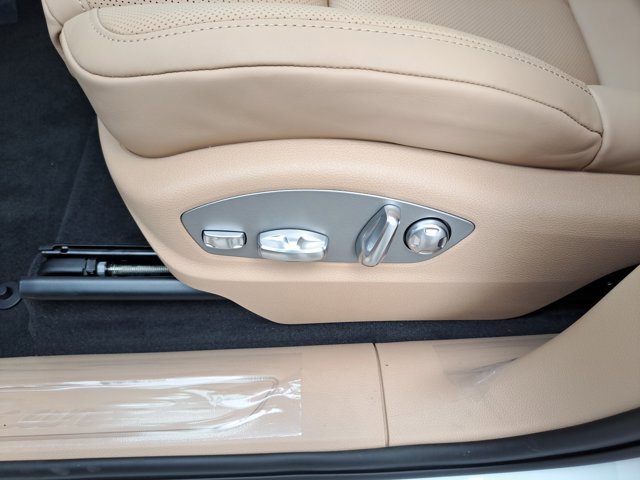 New 2026 Porsche Macan image 23