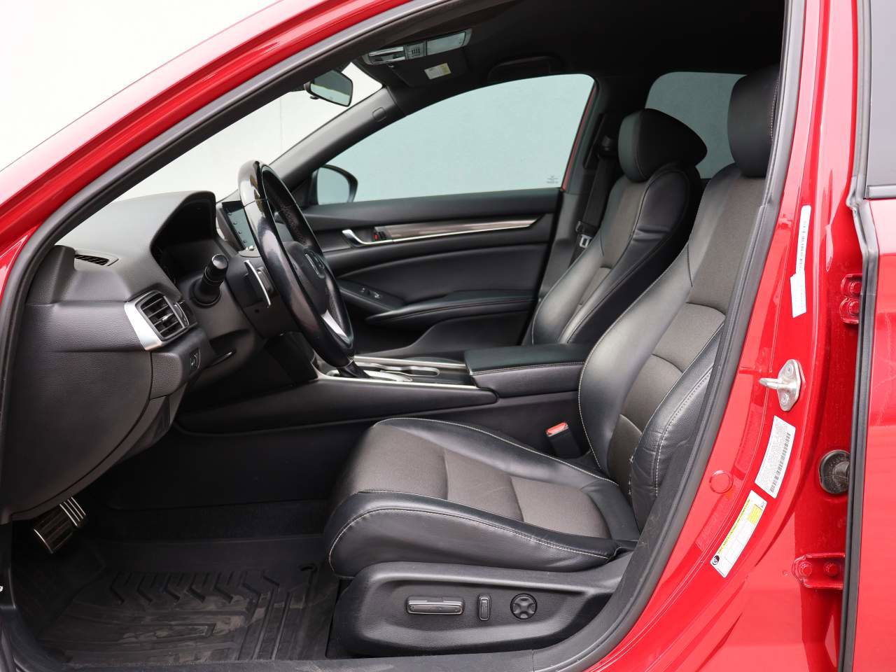 Used 2018 Honda Accord Sport image 8