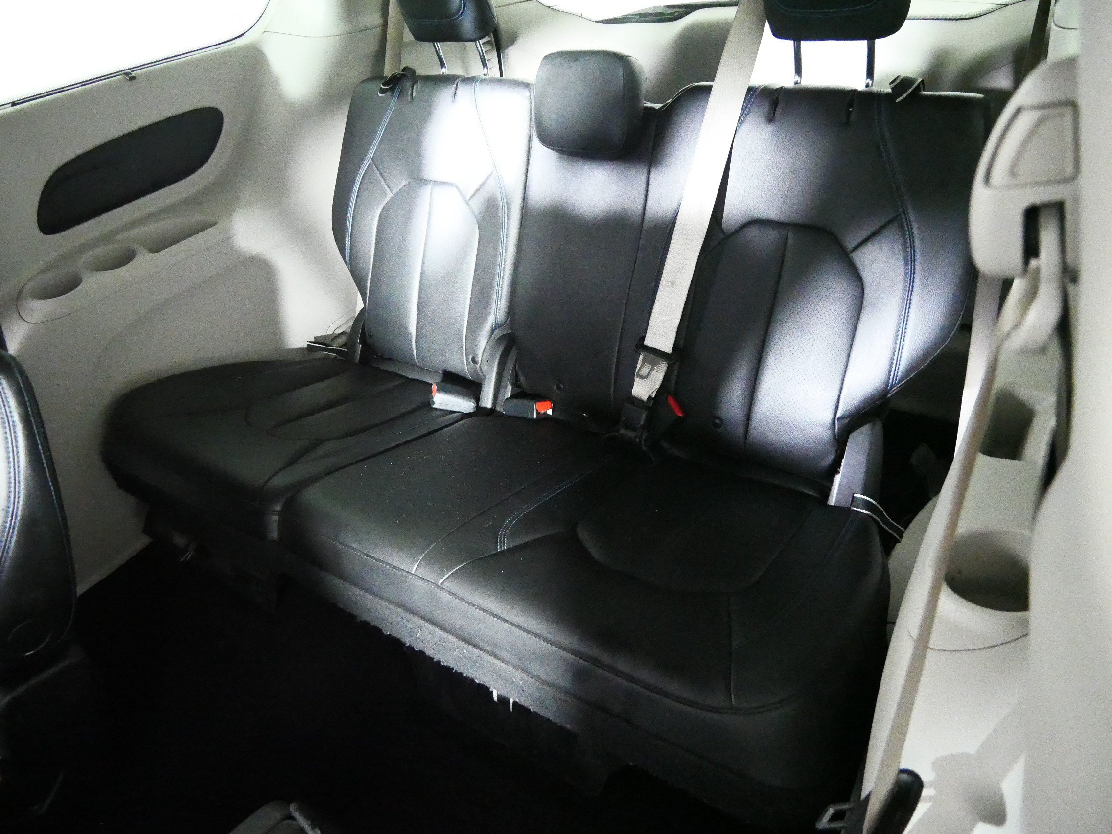 Used 2021 Chrysler Pacifica Touring-L FWD image 33