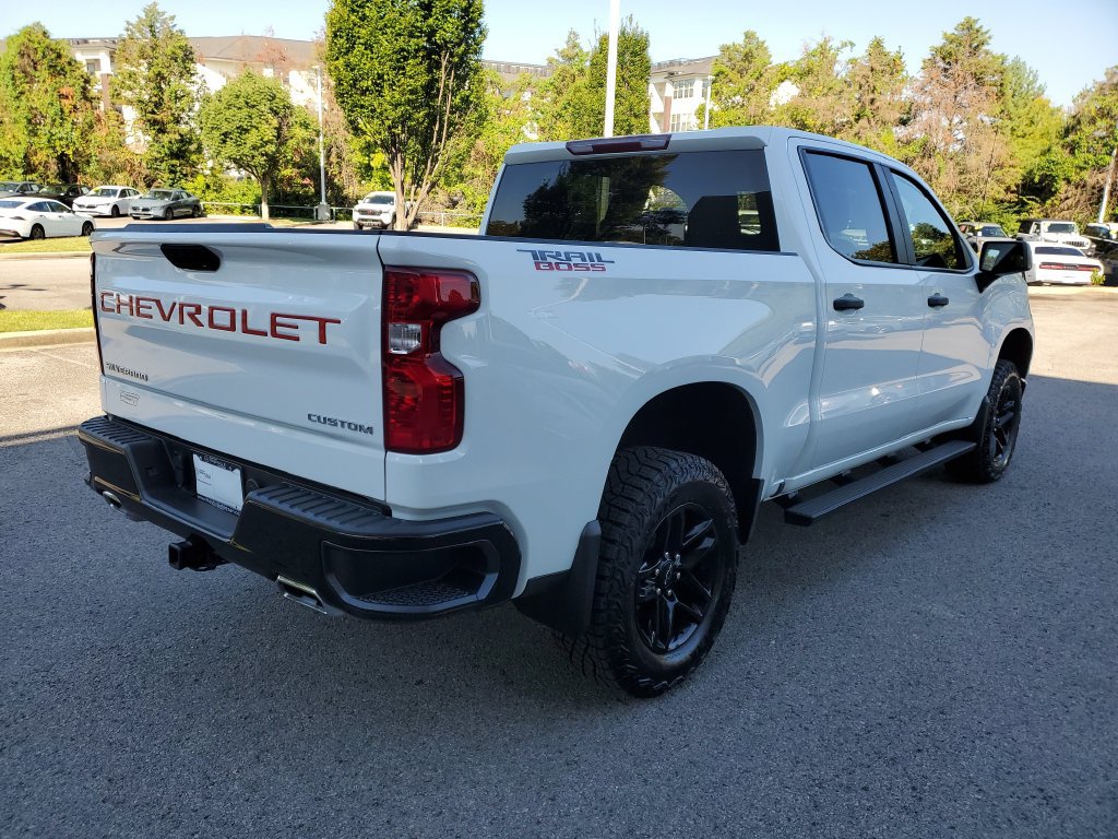 Used 2025 Chevrolet Silverado 1500 Custom Trail Boss AWD/4WD image 4