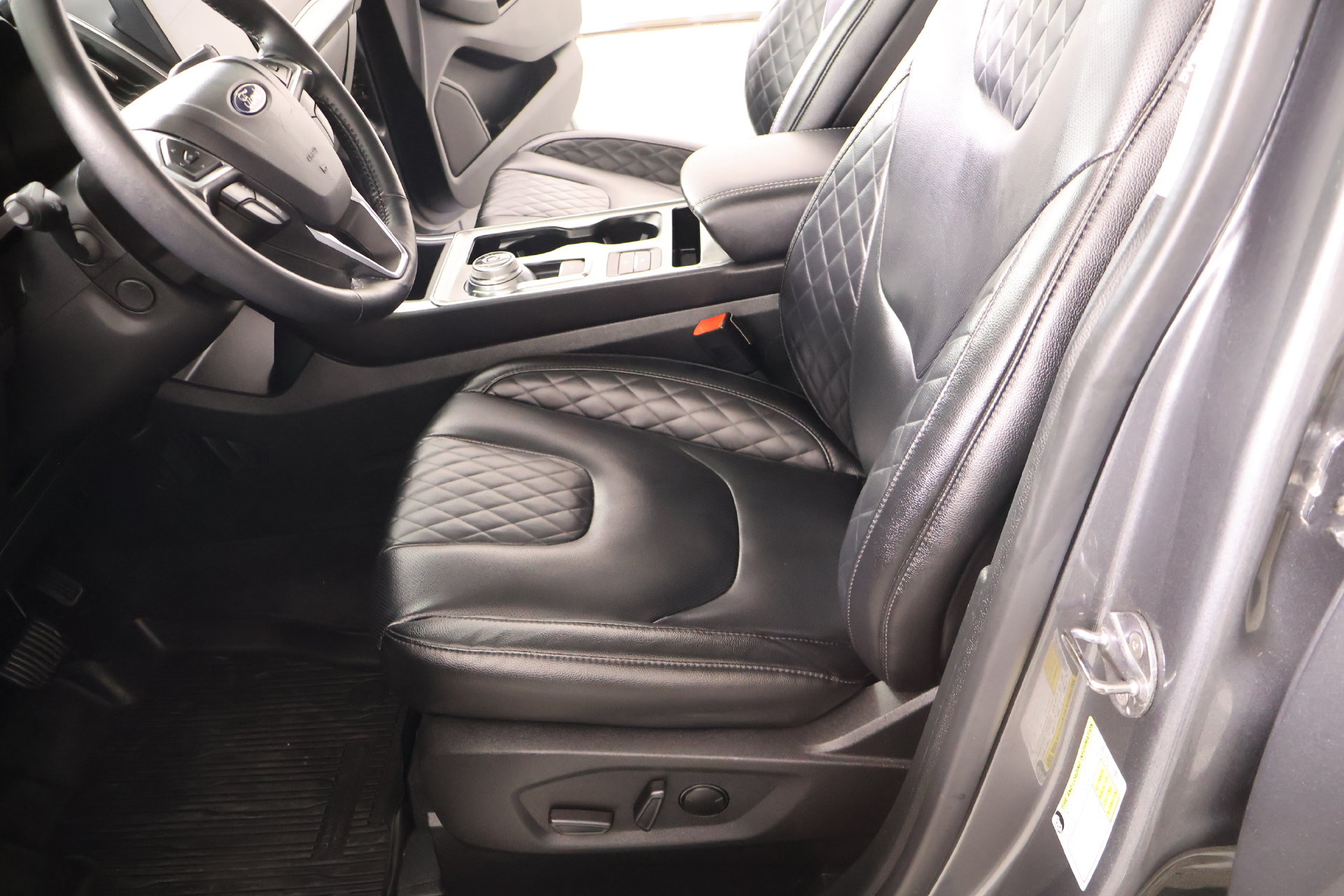 Used 2024 Ford Edge Titanium w/ Equipment Group 301A AWD/4WD image 12