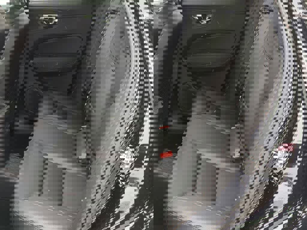 Certified 2025 Volvo XC60 T8 Core w/ Protection Package Premier image 18