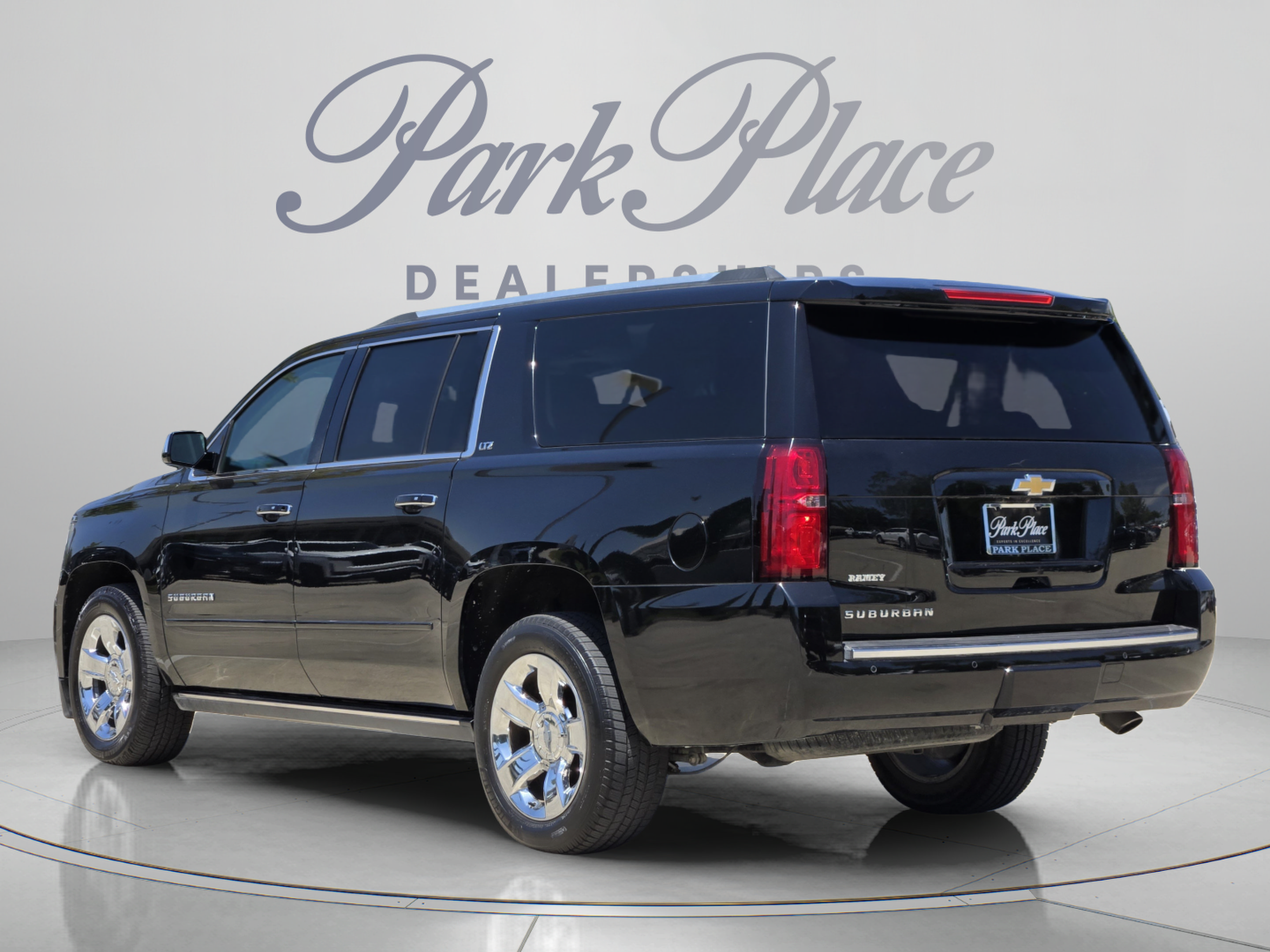 Used 2016 Chevrolet Suburban LTZ AWD/4WD image 3