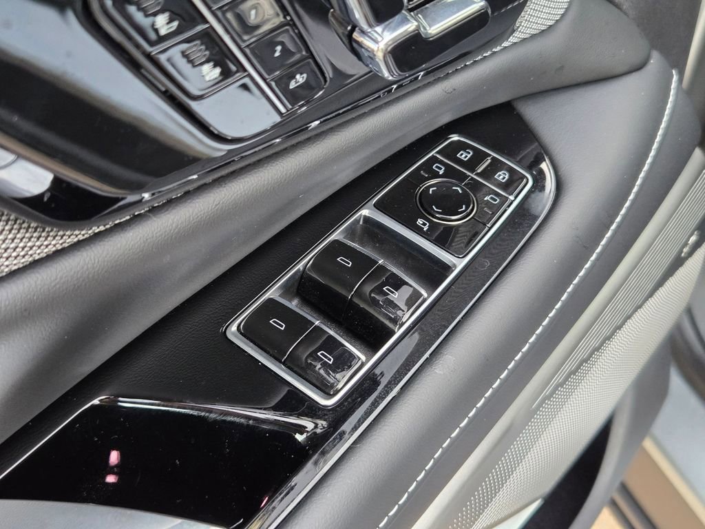 New 2026 Cadillac Optiq Sport 1 w/ LPO, Floor Liner Package image 24