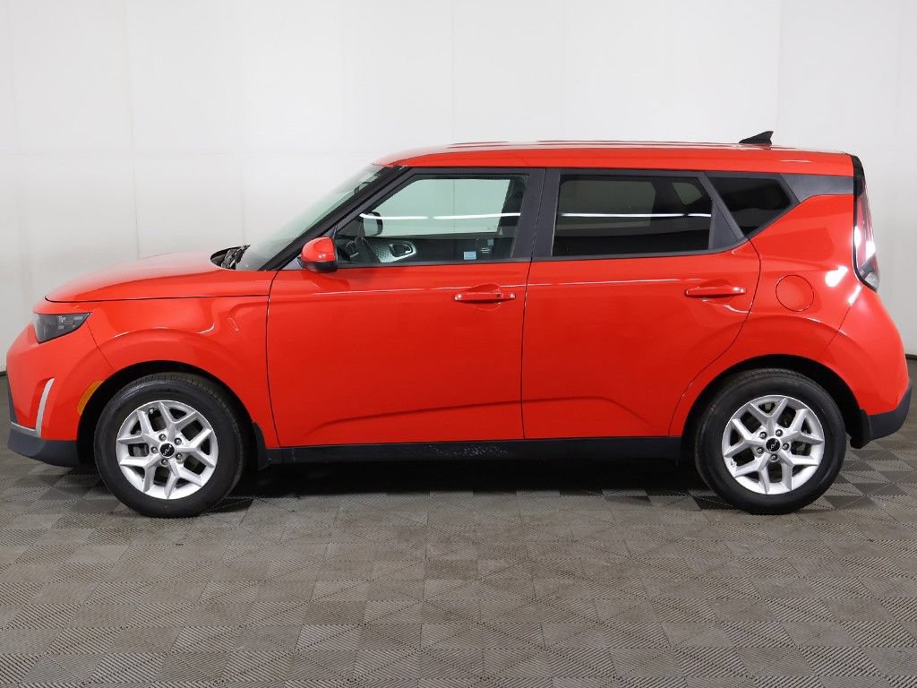 Used 2024 Kia Soul S FWD image 16