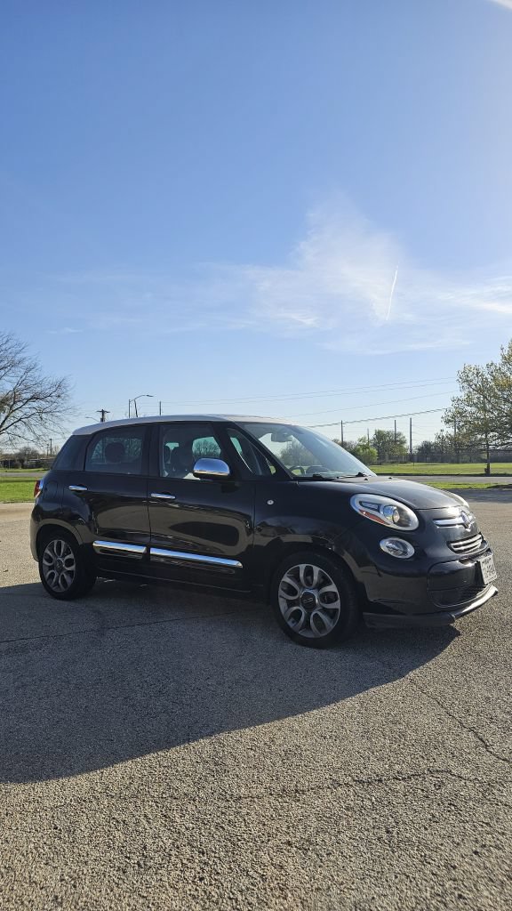 Used 2018 FIAT 500L Lounge FWD image 2