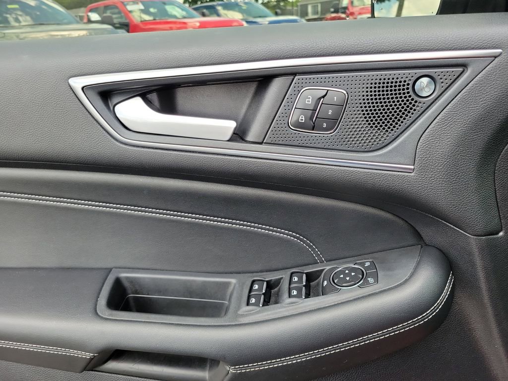 Certified 2020 Ford Edge Titanium AWD/4WD image 19