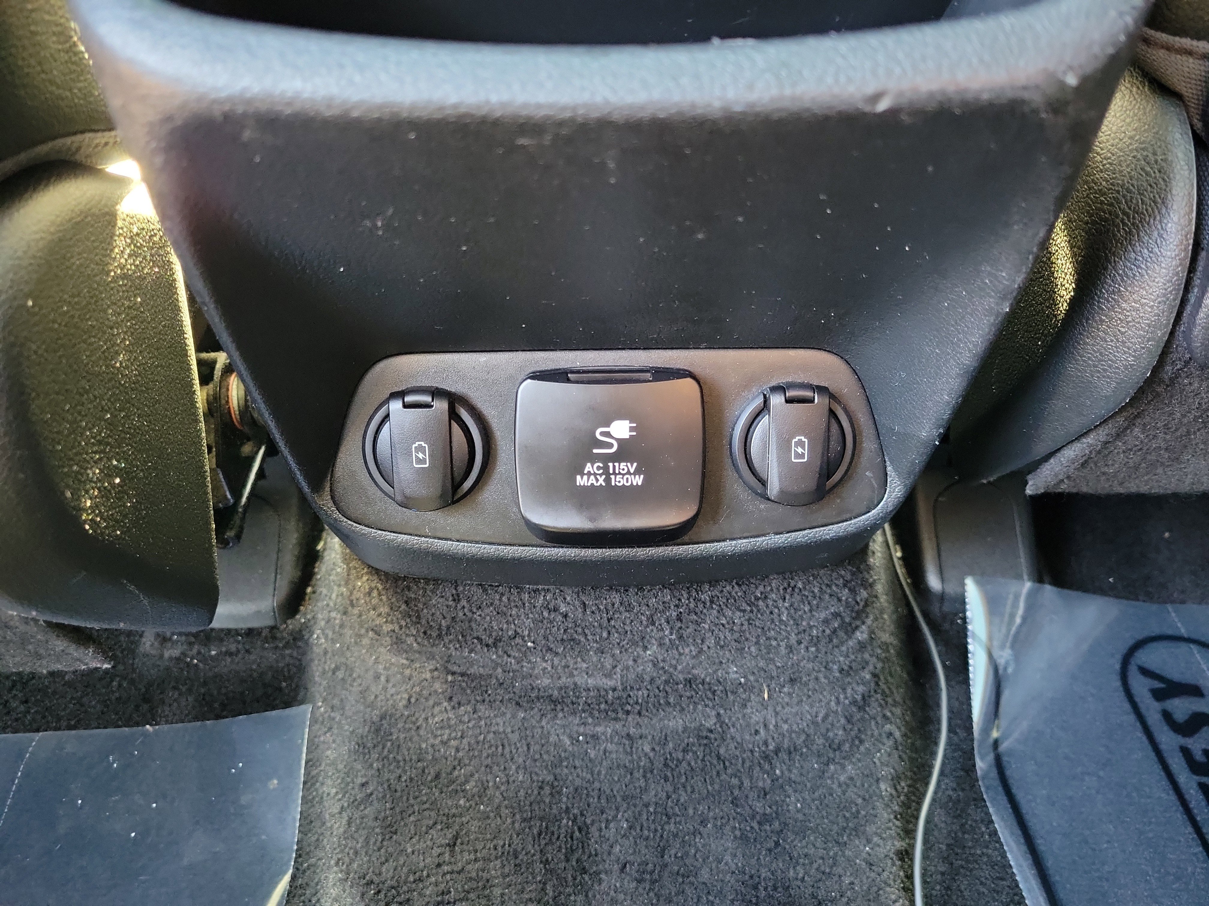 Used 2019 Hyundai Santa Fe FWD image 11