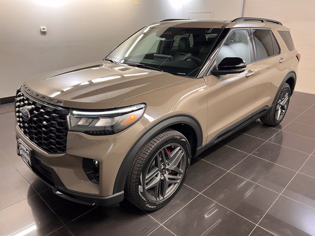 New 2026 Ford Explorer ST-Line w/ ST-Line Street Pack AWD/4WD image 3