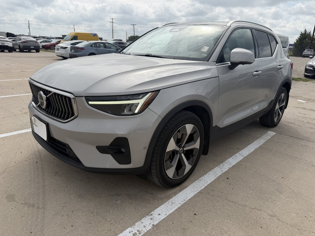 Used 2023 Volvo XC40 B5 Plus w/ Driver Assist Package