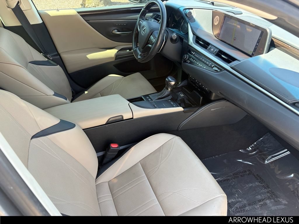 Used 2019 Lexus ES 300h w/ Accessory Package 2 FWD image 35