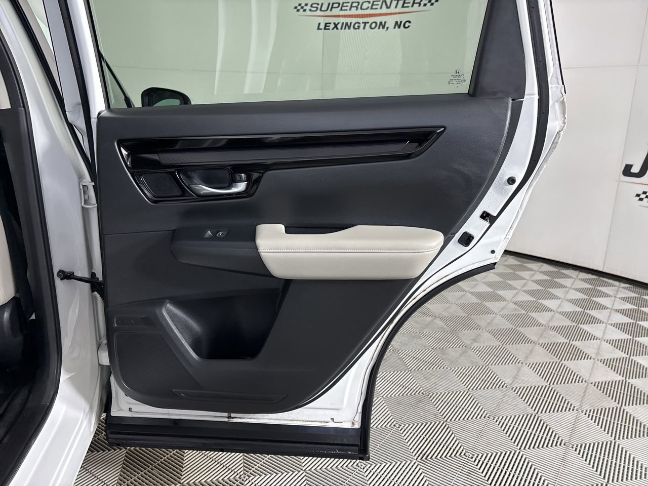 Used 2024 Honda CR-V EX-L image 25