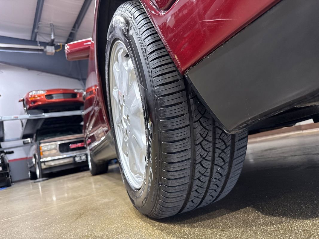 Used 1999 Mercedes-Benz E 320 Sedan image 53
